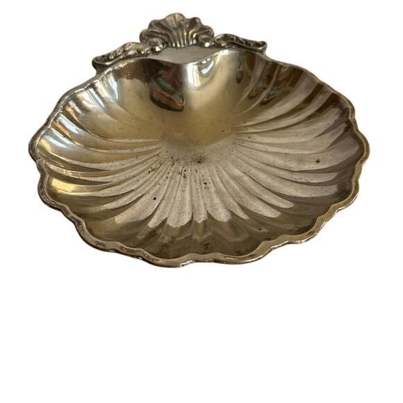 Vintage Silver-Plated Scallop Shell Dish – 6” Decorative Trinket - Picture 1 of 2